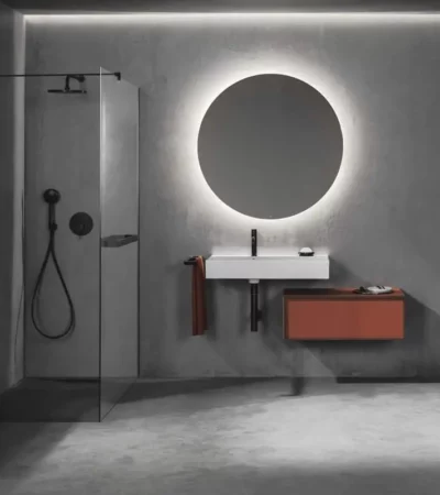 Стилно кръгло огледало с впечатляващ диаметър 1000 mm и равномерно периферно LED осветление, което създава мек, модерен и уютен светлинен ефект. Идеално допълнение към съвременни бани, където дизайнът и функционалността вървят ръка за ръка.