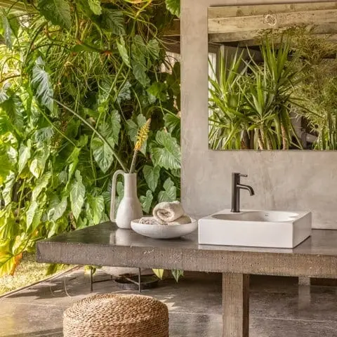 дизайнерса мивка за баня