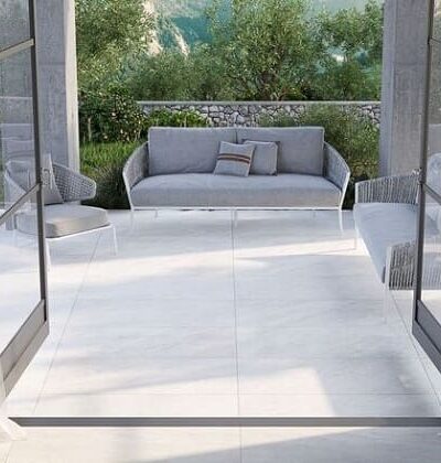 Гранитогрес с физия на камък, размер: 60х120. Високо антихлъзгащо покритие: R11. Подходящи за тераси, стълбища, обществени помещения.